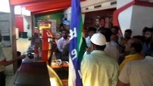 कल्याणच्या मल्टिप्लेक्समध्ये मनसेचा गोंधळ, बाहेरचे पदार्थ न्यायला बंदी घातल्यानं निषेध
