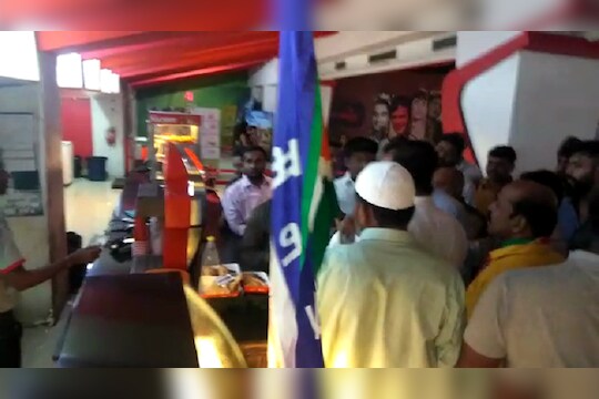 कल्याणच्या मल्टिप्लेक्समध्ये मनसेचा गोंधळ, बाहेरचे पदार्थ न्यायला बंदी घातल्यानं निषेध