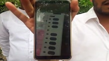 VIDEO : काँग्रेसच्या चिन्हासमोरचं बटन दाबलं भाजपला मतदान,निवडणूक अधिकारी म्हणतात... VIDEO : काँग्रेसच्या चिन्हासमोरचं बटन दाबलं भाजपला मतदान,निवडणूक अधिकारी म्हणतात...