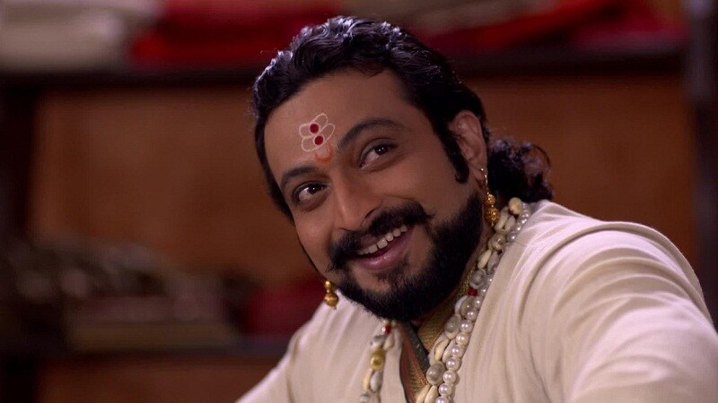 डाॅ. अमोल कोल्हेंनी ९ वर्ष शिवपुत्र शंभूराजे या नाटकात संभाजी साकारले. तेव्हाच यावर मालिका बनवायची विचार प्रबळ झाला. डाॅ. अमोल कोल्हेंनी ९ वर्ष शिवपुत्र शंभूराजे या नाटकात संभाजी साकारले. तेव्हाच यावर मालिका बनवायची विचार प्रबळ झाला.