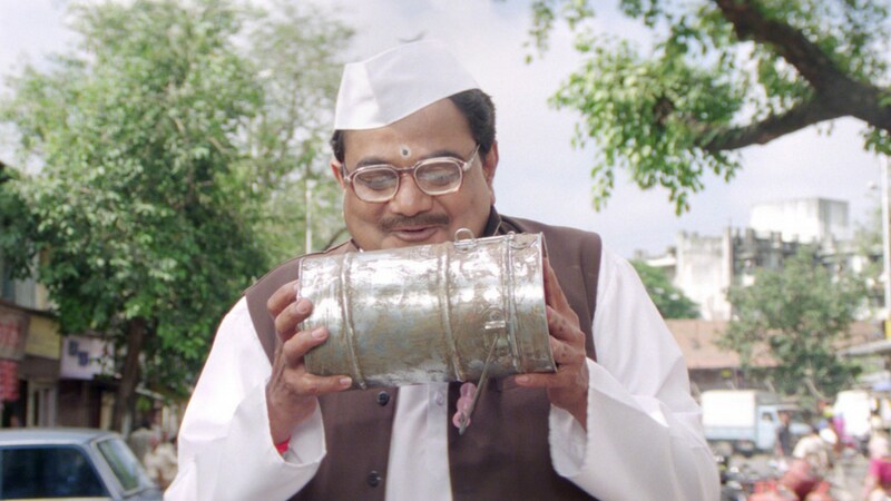 मोरूची मावशी होऊन आपलं काम प्रामाणिकपणे करणाऱ्या चव्हाण यांना संपूर्ण सिनेसृष्टी विजय मामा या नावानेच ओळखायची. कधीही कोणाबद्दल वाईट बोलणं नाही ही त्यांची खासियत होती. मोरूची मावशी होऊन आपलं काम प्रामाणिकपणे करणाऱ्या चव्हाण यांना संपूर्ण सिनेसृष्टी विजय मामा या नावानेच ओळखायची. कधीही कोणाबद्दल वाईट बोलणं नाही ही त्यांची खासियत होती.