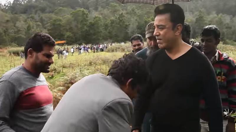 कमल यांच्याशिवाय पूजा कुमार, अँड्रीया जेरेमिया, शेखर कपूर यांच्याही या सिनेमात मुख्य भूमिका आहेत. कमल हसन यांचे सिनेमे हे कायमच टिपिकल बॉलिवूड सिनेमांपेक्षा वेगळे असतात. कमल यांच्याशिवाय पूजा कुमार, अँड्रीया जेरेमिया, शेखर कपूर यांच्याही या सिनेमात मुख्य भूमिका आहेत. कमल हसन यांचे सिनेमे हे कायमच टिपिकल बॉलिवूड सिनेमांपेक्षा वेगळे असतात.