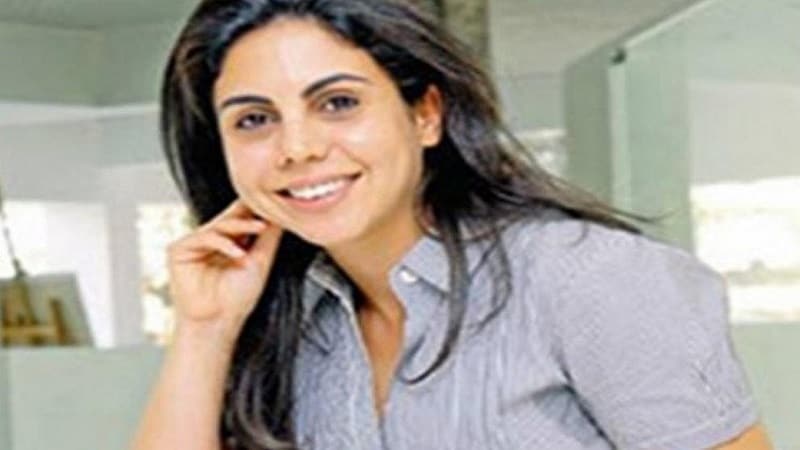 कोटक वेल्थ मॅनेजमेंट आणि हुरूनची लीडिंग वेल्दी वुमन 2018च्या लिस्टनुसार भारताची सगळ्यात श्रीमंत महिला आहेत गोदरेच्या स्मिता कृष्णा गोदरेज. स्मिता यांच्याकडे 37,570 कोटी रुपयांची संपत्ती आहे. स्मित कृष्णा गोदरेज इंडस्ट्रीजच्या बोर्डवर आहेत. त्यांची गोदरेज ग्रुपमध्ये मोठी हिस्सेदारी आहे. सगळ्या श्रीमंत महिलांच्या यादीत त्यांचे नाव प्रथम आहे. कोटक वेल्थ मॅनेजमेंट आणि हुरूनची लीडिंग वेल्दी वुमन 2018च्या लिस्टनुसार भारताची सगळ्यात श्रीमंत महिला आहेत गोदरेच्या स्मिता कृष्णा गोदरेज. स्मिता यांच्याकडे 37,570 कोटी रुपयांची संपत्ती आहे. स्मित कृष्णा गोदरेज इंडस्ट्रीजच्या बोर्डवर आहेत. त्यांची गोदरेज ग्रुपमध्ये मोठी हिस्सेदारी आहे. सगळ्या श्रीमंत महिलांच्या यादीत त्यांचे नाव प्रथम आहे.