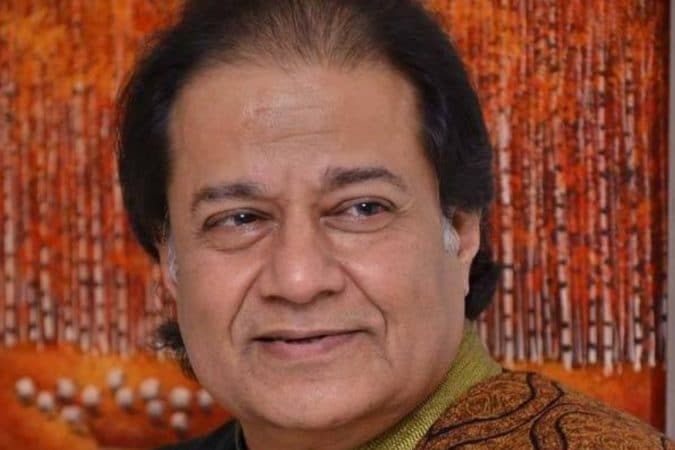 इतर पर्वांच्या तुलनेत या पर्वातील सेलिब्रिटींनी अधिक मानधन दिले गेले आहे. यात अनूप जलोटा यांचे नाव अग्रणी आहे. १२ व्या पर्वात सर्वाधिक मानधन घेणाऱ्यांमध्ये अनूप यांचे नाव पहिल्या क्रमांकावर आहे. इतर पर्वांच्या तुलनेत या पर्वातील सेलिब्रिटींनी अधिक मानधन दिले गेले आहे. यात अनूप जलोटा यांचे नाव अग्रणी आहे. १२ व्या पर्वात सर्वाधिक मानधन घेणाऱ्यांमध्ये अनूप यांचे नाव पहिल्या क्रमांकावर आहे.