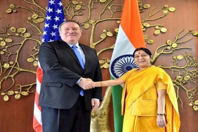 अमेरिकेचे परराष्ट्र मंत्री आणि संरक्षण मंत्री यांचे स्वागत भारताच्या परराष्ट्र मंत्री आणि संरक्षण मंत्री यांनी केले. अमेरिकेचे परराष्ट्र मंत्री आणि संरक्षण मंत्री यांचे स्वागत भारताच्या परराष्ट्र मंत्री आणि संरक्षण मंत्री यांनी केले.