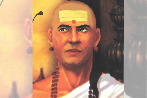 चाणक्य नीतीमध्ये (Chanakya neeti) आचार्य चाणक्य (Acharya chanakya) यांनी धनाचं महत्त्व सांगितलं आहे.
