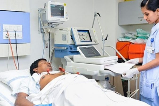ब्रिटिश मेडिकल ट्रायलमध्ये संशोधाकांना वेळीच कॅन्सर आहे की नाही हे जाणून घेण्यात मोठं यश मिळालं आहे. संशोधकांनी सुमारे तीन वर्ष कॅन्सरवर संशोधन केलं. या संशोधनात कुत्र्याच्या मदतीने माणसातील कॅन्सर शोधू शकतो हे स्पष्ट झालं. ब्रिटिश मेडिकल ट्रायलमध्ये संशोधाकांना वेळीच कॅन्सर आहे की नाही हे जाणून घेण्यात मोठं यश मिळालं आहे. संशोधकांनी सुमारे तीन वर्ष कॅन्सरवर संशोधन केलं. या संशोधनात कुत्र्याच्या मदतीने माणसातील कॅन्सर शोधू शकतो हे स्पष्ट झालं.