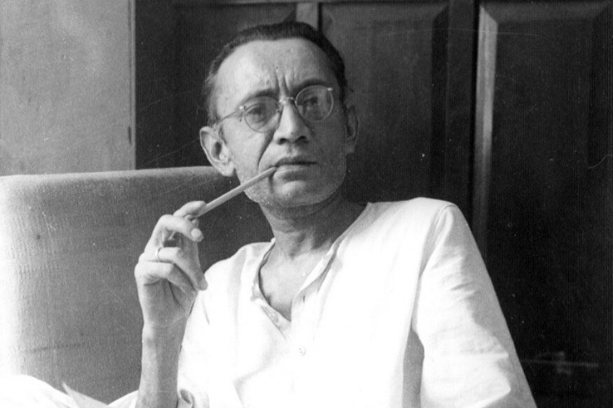 सआदत हसन मंटो यांचा हा खरा फोटो. मंटो यांनी सुरुवातीच्या काळात - फाळणीपूर्वी मुंबईत अनेक तत्कालीन फिल्म स्टुडिओंसाठी काम केलं. अशोक कुमार, बेबी नर्गिस यांच्याशी त्यांची खास मैत्री होती. सआदत हसन मंटो यांचा हा खरा फोटो. मंटो यांनी सुरुवातीच्या काळात - फाळणीपूर्वी मुंबईत अनेक तत्कालीन फिल्म स्टुडिओंसाठी काम केलं. अशोक कुमार, बेबी नर्गिस यांच्याशी त्यांची खास मैत्री होती.