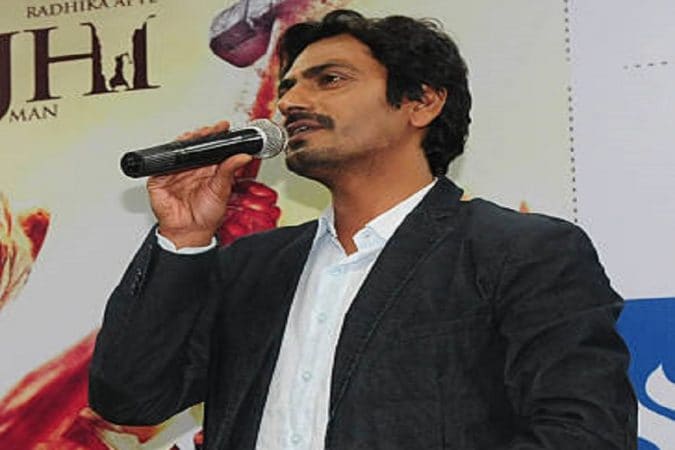 अनेक ठिकाणी जोडे घासल्यानंतर त्याने एनएसडीमध्ये अभिनयाचं प्रशिक्षण घेतलं. शिकतानाच तो अनेक ठिकाणी छोट्या मोठ्या भूमिका करत होता. पण याने त्याचा खर्च भागत नव्हता म्हणून नशिब आजमवण्यासाठी तो मुंबईत आला. अनेक ठिकाणी जोडे घासल्यानंतर त्याने एनएसडीमध्ये अभिनयाचं प्रशिक्षण घेतलं. शिकतानाच तो अनेक ठिकाणी छोट्या मोठ्या भूमिका करत होता. पण याने त्याचा खर्च भागत नव्हता म्हणून नशिब आजमवण्यासाठी तो मुंबईत आला.