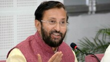 शाळांनी मदतीसाठी सरकारकडे भीक मागू नये - जावडेकरांच्या वक्तव्याने वाद