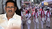 उदयनराजेंच्या डाॅल्बीच्या भूमिकेला सातारकरांचा कोलदांडा,ढोलताशाच्या गजरात बाप्पांची मिरवणूक उदयनराजेंच्या डाॅल्बीच्या भूमिकेला सातारकरांचा कोलदांडा,ढोलताशाच्या गजरात बाप्पांची मिरवणूक