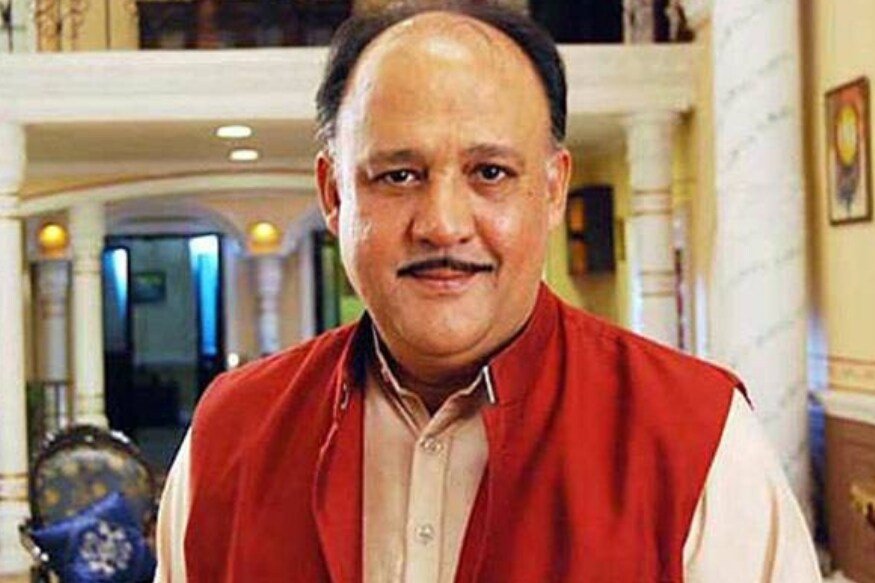 सिनेसृष्टीतील संस्कारी अभिनेत्याने माझ्यावर बलात्कार केला असल्याचा आरोप लेखिका विनता नंदा यांनी केला आहे. 20 वर्षांपूर्वी एका पार्टीनंतर ते विनता नंदाच्या घरी तिला सोडायला गेले आणि तिथे त्यांनी बलात्कार केला. या सगळ्या प्रकरणात संशयाची सुई ही आलोक नाथ यांच्यावर आहे. सिनेसृष्टीतील संस्कारी अभिनेत्याने माझ्यावर बलात्कार केला असल्याचा आरोप लेखिका विनता नंदा यांनी केला आहे. 20 वर्षांपूर्वी एका पार्टीनंतर ते विनता नंदाच्या घरी तिला सोडायला गेले आणि तिथे त्यांनी बलात्कार केला. या सगळ्या प्रकरणात संशयाची सुई ही आलोक नाथ यांच्यावर आहे.