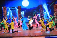 दिवाळीत पहा सुबोध भावे- मानसी नाईकच्या नृत्याचा तडका