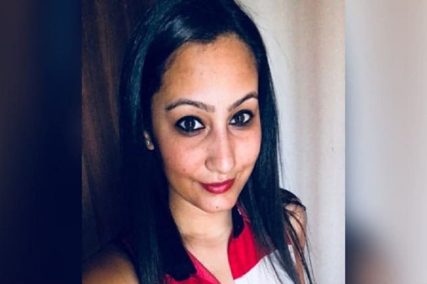 सोनिया धवन ही महिला पेटीएममध्ये गेल्या सात वर्षांपासून काम करत होती. सात वर्षांत तिचा पगार 7 लाखांपासून 85 लाखांपर्यंत पोहोचला. सोनिया पेटीएमचे संस्थापक असणाऱ्या विजय शेखर शर्मा यांची सेक्रेटरी म्हणून काम पाहत होती. सोनिया धवन ही महिला पेटीएममध्ये गेल्या सात वर्षांपासून काम करत होती. सात वर्षांत तिचा पगार 7 लाखांपासून 85 लाखांपर्यंत पोहोचला. सोनिया पेटीएमचे संस्थापक असणाऱ्या विजय शेखर शर्मा यांची सेक्रेटरी म्हणून काम पाहत होती.