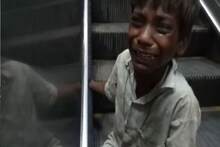 VIDEO : बापरे!, एस्केलेटरमध्ये अडकला १० वर्षांच्या मुलाचा हात