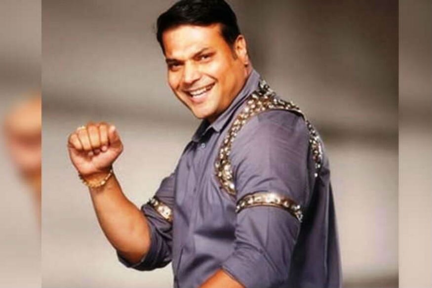 सीआयडीमध्ये दयाची भूमिका करणाऱ्या दयानंद शेट्टी या अभिनेत्यावरून दरवाजा तोड दे दया हा डायलाॅग खूप प्रसिद्ध आहे. दयानंद अगोदर खेळाडू होता. पायाला दुखापत झाल्यानं त्यानं स्पोर्टस् सोडलं. सीआयडीमध्ये दयाची भूमिका करणाऱ्या दयानंद शेट्टी या अभिनेत्यावरून दरवाजा तोड दे दया हा डायलाॅग खूप प्रसिद्ध आहे. दयानंद अगोदर खेळाडू होता. पायाला दुखापत झाल्यानं त्यानं स्पोर्टस् सोडलं.