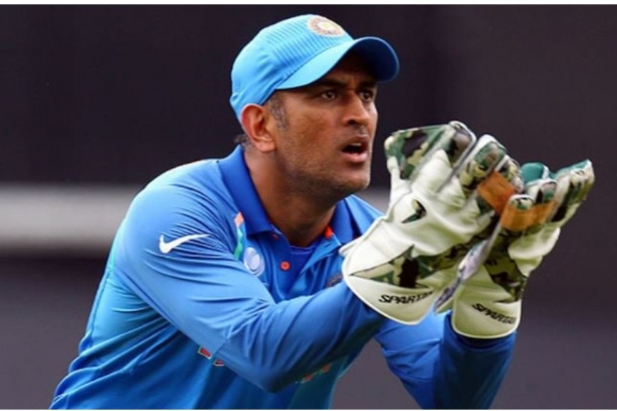 सरावादरम्यान ‘आजी’सोबत दिसला धोनी, आजीने सांगितलं कोण आहे क्रिकेटचा 'डॉन'