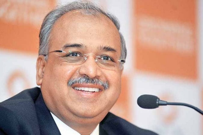 सन फार्माचे मालक दिलीप सांघवी यांचा या यादीत आठवा नंबर आहे. त्यांची एकणू संपत्ती १२६० कोटी डॉलर म्हणजे ९० हजार ७३२ कोटी रुपये आहे. सन फार्माचे मालक दिलीप सांघवी यांचा या यादीत आठवा नंबर आहे. त्यांची एकणू संपत्ती १२६० कोटी डॉलर म्हणजे ९० हजार ७३२ कोटी रुपये आहे.