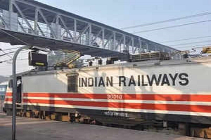 तुम्ही जर रेल्वेमध्ये नोकरी करण्यासाठी इच्छुक असाल तर तुमच्यासाठी योग्य संधी आलीये. इस्टर्न रेल्वेनं अप्रेंटशिपसाठी 2,907 जागांचा प्रस्ताव ठेवण्यात आला आहे. तुम्ही जर रेल्वेमध्ये नोकरी करण्यासाठी इच्छुक असाल तर तुमच्यासाठी योग्य संधी आलीये. इस्टर्न रेल्वेनं अप्रेंटशिपसाठी 2,907 जागांचा प्रस्ताव ठेवण्यात आला आहे.