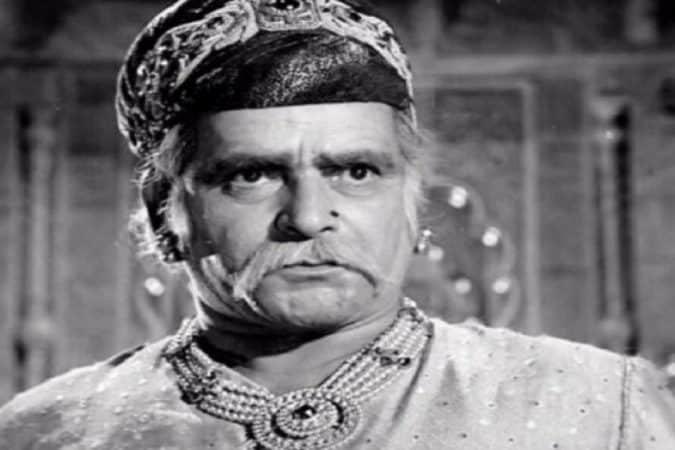 रीवा शहराशी राज कपूर यांचे नाते वयाच्या २० व्या वर्षीच जोडले गेले. रीवा शहरातील कलाप्रेमींना नाटकाची ओळख व्हावी यासाठी पृथ्वीराज कपूर त्यांची नाटक कंपनी घेऊन रीना शहरात गेले होते. त्यांच्यासोबत तेव्हा राज कपूर आणि शम्मी कपूर होते. शम्मी तेव्हा १५ वर्षांचे होते तर राज कपूर २० वर्षांचे होते. रीवा शहराशी राज कपूर यांचे नाते वयाच्या २० व्या वर्षीच जोडले गेले. रीवा शहरातील कलाप्रेमींना नाटकाची ओळख व्हावी यासाठी पृथ्वीराज कपूर त्यांची नाटक कंपनी घेऊन रीना शहरात गेले होते. त्यांच्यासोबत तेव्हा राज कपूर आणि शम्मी कपूर होते. शम्मी तेव्हा १५ वर्षांचे होते तर राज कपूर २० वर्षांचे होते.
