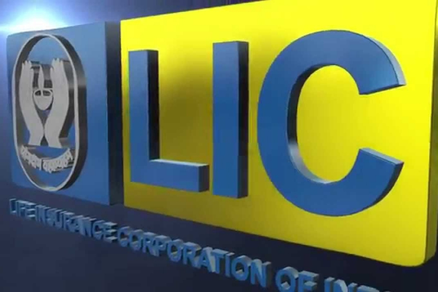 आपलं जीवन सुरक्षित करण्यासाठी LIC आणत आहे एक नवी पॉलिसी. मोठ्या आजारांना सामोरे जाण्यासाठी नवी सुरक्षा देण्यात येत आहे. LIC वेबसाईटच्या माहितीनुसार या पॉलिसीमध्ये तुम्हाला दिवसाला 7 रूपये भरावे लागणार आहेत. याचा वापर तुम्ही कँसर सारख्या मोठ्या अजारांवर मात करू शकता.