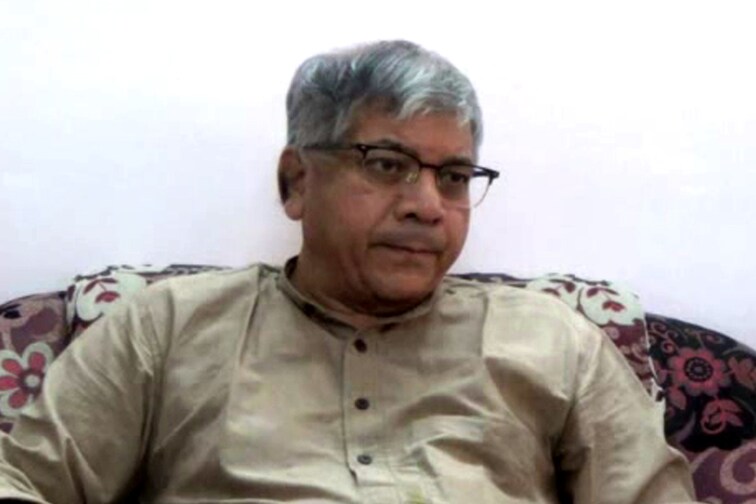 'वंदे मातरम्'ला आमचाही विरोधच-प्रकाश आंबेडकर