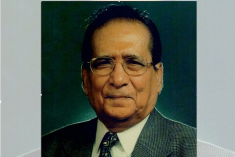 1980 च्या दशकात महाराष्ट्राच्या राजकारणात असच एक वादळ निर्माण झालं होतं. त्या वादळच्या केंद्रस्थानी होते तत्कालीन उपमुख्यमंत्री रामराव आदिक.