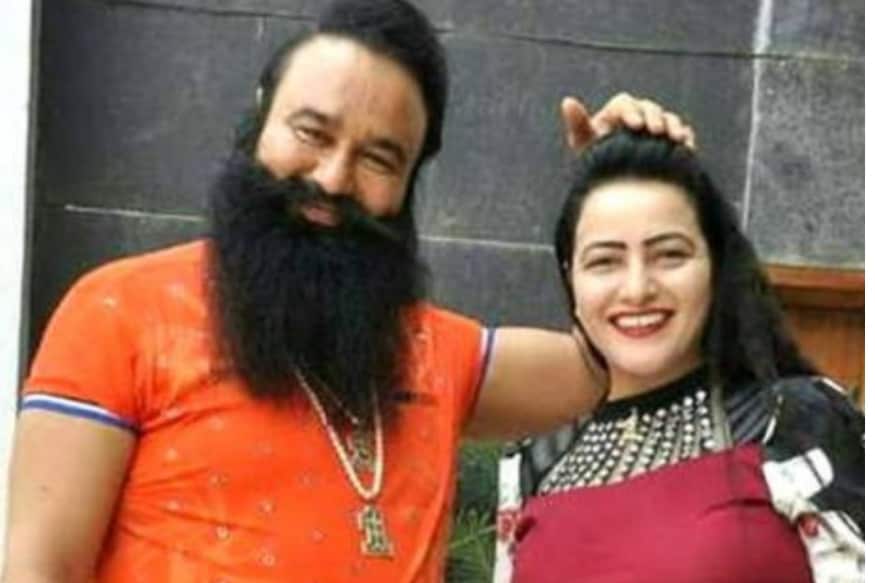 बाबा राम रहिम, डेरा सच्चा सौदा, पंजाब : बाबा राम रहिमचेही भक्त जगभर पसरलेले आहेत. शिख समाजातल्या भेदभावाला आव्हान देण्यासाठी काही दशकांपूर्वी या डेऱ्याची स्थापना झाली. राम रहिमने त्याला कलंक लावला. अलिशान गाड्या आणि तशीच जीवनशैली असलेला या बाबाही बलात्काराच्या आरोपाखाली जन्मठेपेची शिक्षा भोगतोय. अत्यंत विलासी राहणी असलेल्या राम रहिमला चित्रपटामध्ये काम करणं आणि महागड्या गाड्यांचा शौक होता. तो आश्रमात महिलांचं लैंगिक शोषण करत होता असा त्याच्यावर मुख्य आरोप होता. बाबा राम रहिम, डेरा सच्चा सौदा, पंजाब : बाबा राम रहिमचेही भक्त जगभर पसरलेले आहेत. शिख समाजातल्या भेदभावाला आव्हान देण्यासाठी काही दशकांपूर्वी या डेऱ्याची स्थापना झाली. राम रहिमने त्याला कलंक लावला. अलिशान गाड्या आणि तशीच जीवनशैली असलेला या बाबाही बलात्काराच्या आरोपाखाली जन्मठेपेची शिक्षा भोगतोय. अत्यंत विलासी राहणी असलेल्या राम रहिमला चित्रपटामध्ये काम करणं आणि महागड्या गाड्यांचा शौक होता. तो आश्रमात महिलांचं लैंगिक शोषण करत होता असा त्याच्यावर मुख्य आरोप होता.