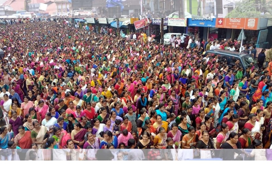 सरकारने कुठलाही फेरविचार न करता सुप्रीम कोर्टाचा निर्णय अंमलात आणण्याचा निर्णय घेतलाच कसा असा या आंदोलकांचा आक्षेप आहे. अय्यप्पावर श्रद्धा असलेली कुठलीच स्त्री मंदिरात प्रवेश करणार नाही. काही स्त्रीवादी संघटनांच्या कार्यकर्त्यांसाठी राज्य सरकारने श्रद्धेला धक्का लावत असल्याचा आरोप होत आहे. म्हणूनच एवढ्या साऱ्या स्त्रिया सरकारविरोधात रस्त्यावर उतरल्या आहेत. सरकारने कुठलाही फेरविचार न करता सुप्रीम कोर्टाचा निर्णय अंमलात आणण्याचा निर्णय घेतलाच कसा असा या आंदोलकांचा आक्षेप आहे. अय्यप्पावर श्रद्धा असलेली कुठलीच स्त्री मंदिरात प्रवेश करणार नाही. काही स्त्रीवादी संघटनांच्या कार्यकर्त्यांसाठी राज्य सरकारने श्रद्धेला धक्का लावत असल्याचा आरोप होत आहे. म्हणूनच एवढ्या साऱ्या स्त्रिया सरकारविरोधात रस्त्यावर उतरल्या आहेत.