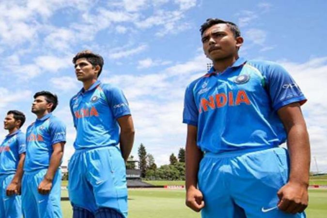 याआधी पृथ्वी शॉचे आंतरराष्ट्रीय कसोटी क्रिकेटमध्ये पदार्पण झाले आहे. शुभमन आणि पृथ्वी दोघंही अंडर- १९ संघात एकत्र खेळले आहेत. याआधी पृथ्वी शॉचे आंतरराष्ट्रीय कसोटी क्रिकेटमध्ये पदार्पण झाले आहे. शुभमन आणि पृथ्वी दोघंही अंडर- १९ संघात एकत्र खेळले आहेत.