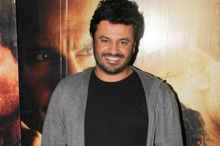 विकास बहलवर 'बाँबे व्हेलवेट'च्या एका क्रू मेंबरनं लैंगिक शोषणाचा आरोप केलाय. शिवाय बॉलिवूड अभिनेत्री कंगना राणावतने सिने दिग्दर्शक विकास बहलवर जबरदस्ती केल्याचा गंभीर आरोप केला आहे. 'क्वीन' सिनेमाच्या शूटिंगवेळी विकास बहलने मला जबरदस्ती केल्याचा आरोप कंगनाने केला आहे. विकास बहलवर 'बाँबे व्हेलवेट'च्या एका क्रू मेंबरनं लैंगिक शोषणाचा आरोप केलाय. शिवाय बॉलिवूड अभिनेत्री कंगना राणावतने सिने दिग्दर्शक विकास बहलवर जबरदस्ती केल्याचा गंभीर आरोप केला आहे. 'क्वीन' सिनेमाच्या शूटिंगवेळी विकास बहलने मला जबरदस्ती केल्याचा आरोप कंगनाने केला आहे.