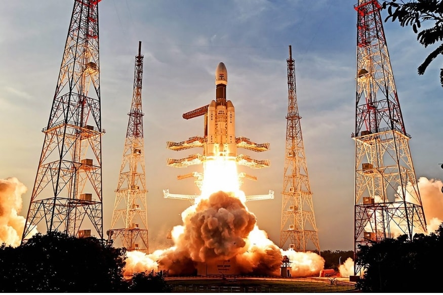 भारताची अंतराळ संशोधन संस्था इस्त्रोनं नवा इतिहास रचलाय. GSAT-29 या दळवळणासाठी उपयोगात येणाऱ्या उपग्रहाचं बुधवारी प्रक्षेपण करण्यात आलं. हे प्रक्षेपण अचुक आणि अत्यंत यशस्वी ठरल्याचा दावा इस्त्रोनं केलाय. या प्रक्षेपणामुळं इस्त्रोच्या यशात मानाचा आणखी एक तुरा खोवला गेलाय. भारताची अंतराळ संशोधन संस्था इस्त्रोनं नवा इतिहास रचलाय. GSAT-29 या दळवळणासाठी उपयोगात येणाऱ्या उपग्रहाचं बुधवारी प्रक्षेपण करण्यात आलं. हे प्रक्षेपण अचुक आणि अत्यंत यशस्वी ठरल्याचा दावा इस्त्रोनं केलाय. या प्रक्षेपणामुळं इस्त्रोच्या यशात मानाचा आणखी एक तुरा खोवला गेलाय.