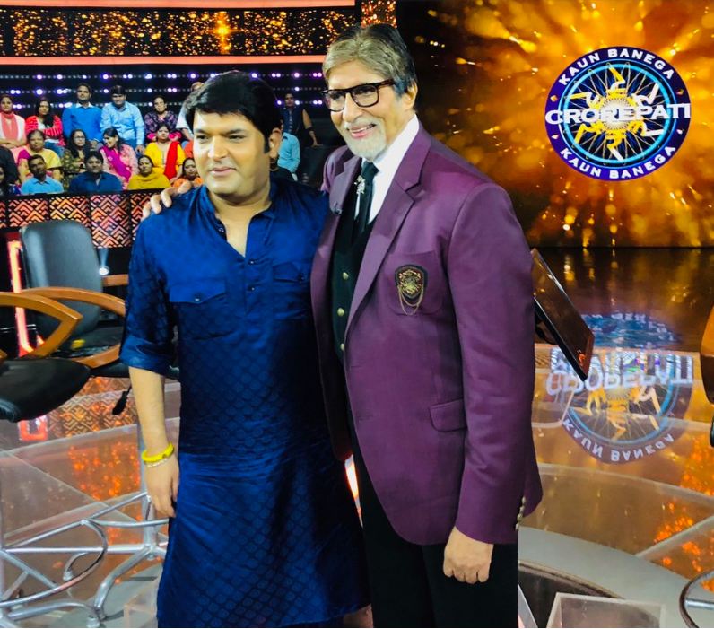 कार्यक्रमाचे प्रोमो ज्या पद्धतीनं शेअर केले आहेत त्यातून स्पष्ट दिसून येतं आहे की, कपिल शर्मा इथेही विनोद करताना दिसणार आहे. कपिल शर्मा नेहमीच प्रेक्षकांना बोलण्यातून गुंतवून ठेवतो. या शोमध्येसुद्धा अशाच चटपटीत गप्पा मारणार आहे. त्याच्या बोलण्याकडे लक्ष न देता तुम्ही प्रश्नांकडे लक्ष दिले पाहिजे. कार्यक्रमाचे प्रोमो ज्या पद्धतीनं शेअर केले आहेत त्यातून स्पष्ट दिसून येतं आहे की, कपिल शर्मा इथेही विनोद करताना दिसणार आहे. कपिल शर्मा नेहमीच प्रेक्षकांना बोलण्यातून गुंतवून ठेवतो. या शोमध्येसुद्धा अशाच चटपटीत गप्पा मारणार आहे. त्याच्या बोलण्याकडे लक्ष न देता तुम्ही प्रश्नांकडे लक्ष दिले पाहिजे.