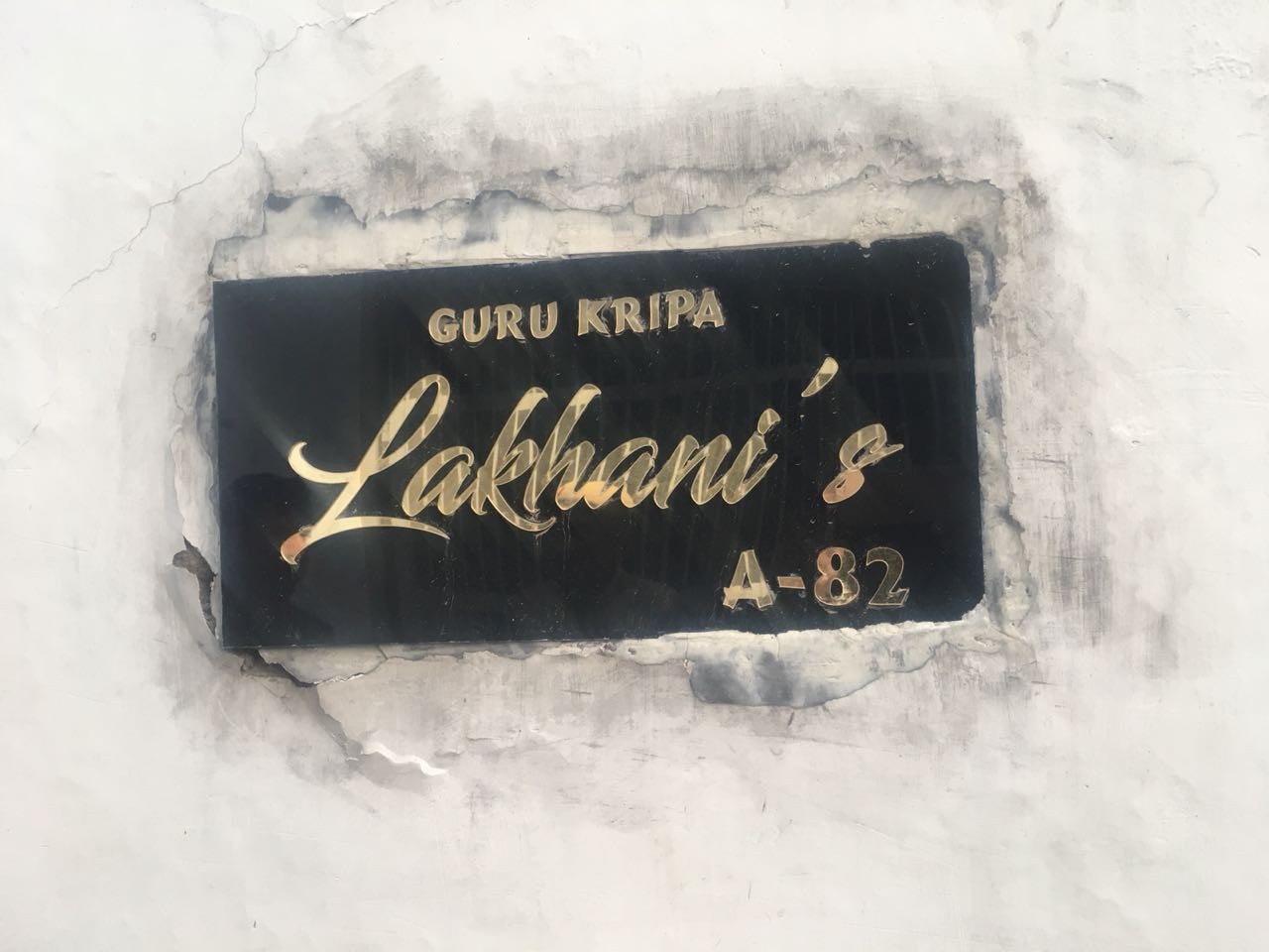पोलिसांनी या दोघांचा मृतदेह शवविच्छेदनासाठी पाठवला आहे. तर ताब्यात घेतलेल्या संशयितांची पोलीस कसून चौकशी करत आहेत. राहुल अनबर, रहमत आणि वसीम या तिघांना ताब्यात घेतलं आहे. पोलिसांनी या दोघांचा मृतदेह शवविच्छेदनासाठी पाठवला आहे. तर ताब्यात घेतलेल्या संशयितांची पोलीस कसून चौकशी करत आहेत. राहुल अनबर, रहमत आणि वसीम या तिघांना ताब्यात घेतलं आहे.