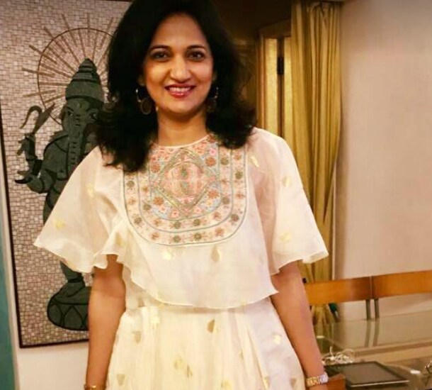 कविता सांगते, ' आजचं सेलिब्रेशन फक्त नाटक, नाटक आणि नाटक. आम्ही सकाळी 10 वाजल्यापासून रात्री 10 वाजेपर्यंत नाटकाची रिहर्सल करणार.' कविता सांगते, ' आजचं सेलिब्रेशन फक्त नाटक, नाटक आणि नाटक. आम्ही सकाळी 10 वाजल्यापासून रात्री 10 वाजेपर्यंत नाटकाची रिहर्सल करणार.'