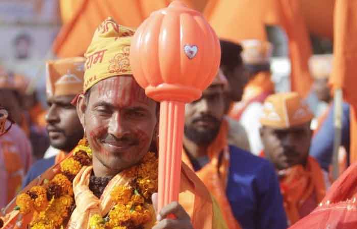 या सोहळ्यात उद्धव ठाकरे छत्रपती शिवाजी महाराजांचे जन्मं स्थळ किल्ले शिवनेरीवरील मातीचा कलश राम मंदिर निर्माणासाठी साधू संत आणि महंतांना सूपुर्द करतील. या सोहळ्यात उद्धव ठाकरे छत्रपती शिवाजी महाराजांचे जन्मं स्थळ किल्ले शिवनेरीवरील मातीचा कलश राम मंदिर निर्माणासाठी साधू संत आणि महंतांना सूपुर्द करतील.