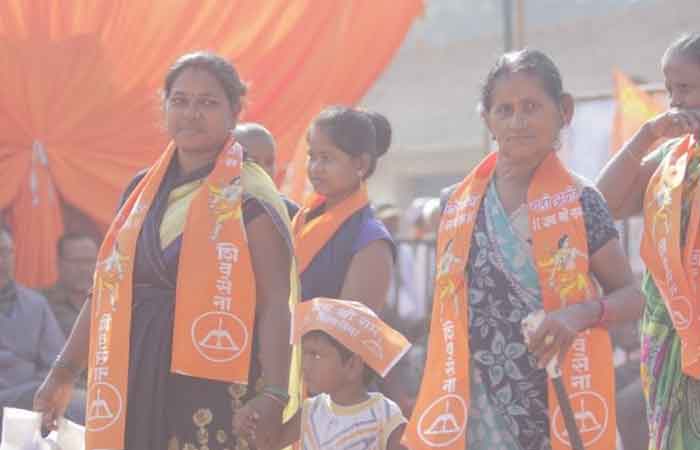 या सोहळ्यात उद्धव ठाकरे उपस्थित साधू संत आणि महंतांशी राम मंदिर निर्माणासाठी चर्चाही करणार आहेत. या सोहळ्यात उद्धव ठाकरे उपस्थित साधू संत आणि महंतांशी राम मंदिर निर्माणासाठी चर्चाही करणार आहेत.