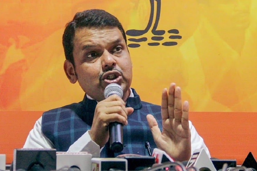 आरक्षणाचा मुद्द्यावरून विरोधकांना मुस्लिम समाजाचा वापर करायचा आहे. विरोधकांना मुस्लिम समाजाला फसवायचं आहे. आरक्षणाचा मुद्द्यावरून विरोधकांना मुस्लिम समाजाचा वापर करायचा आहे. विरोधकांना मुस्लिम समाजाला फसवायचं आहे.