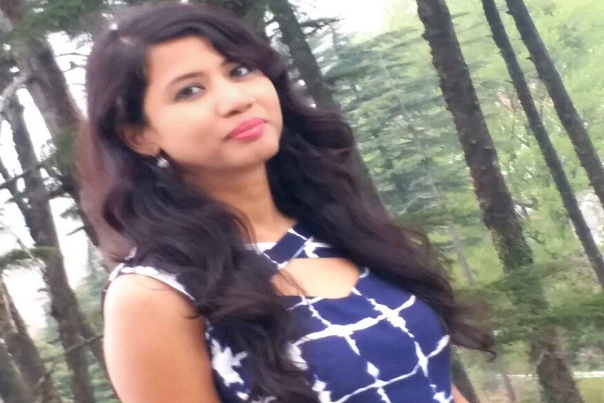 महिलेने चौथ्या मजल्यावरून खाली उडी घेतली. त्यानंतर तिला रुग्णालयात दाखल करण्यात आलं. तिथं तिचा मृत्यू झाला. महिलेने चौथ्या मजल्यावरून खाली उडी घेतली. त्यानंतर तिला रुग्णालयात दाखल करण्यात आलं. तिथं तिचा मृत्यू झाला.