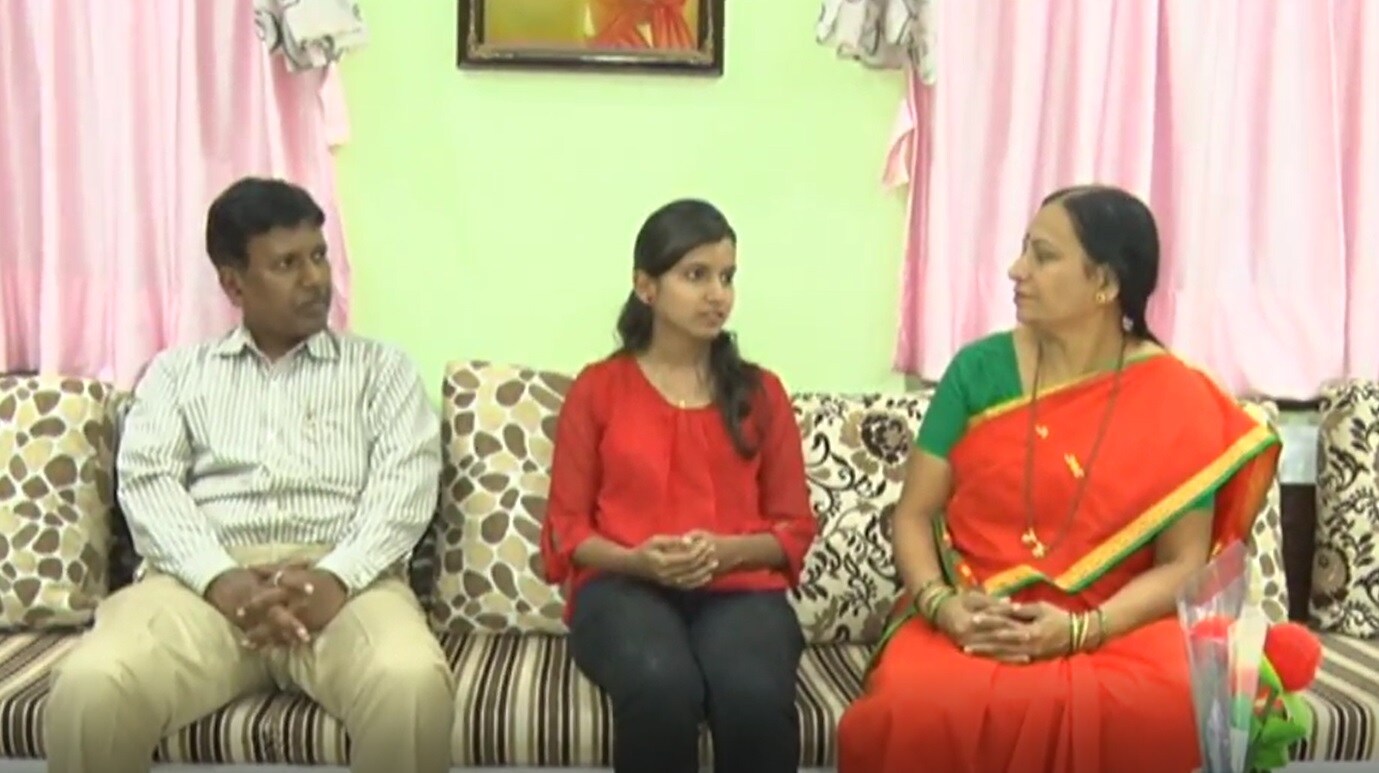 अंकिताने कांदा कापण्याचं आधुनिक मशिनही तयार केलं. वाऱ्यावर चालणारा मोबाईल चार्जर, भांडी धुण्यासाठी केमिकलमुक्त हर्बल उत्पादन, ग्रामीण आणि दुर्गम भागात टीव्हीवरील चित्रं स्पष्ट दिसण्यासाठी आधुनिक अँटिना, आधुनिक आणि विद्युत विरहीत व्यायामाचं यंत्र, उंच डोंगरावरुन उतरण्यासाठी गुरुत्वाकर्षण आणि त्याचा वापर करून विजेशिवाय चालणारी खुर्ची, तसंच आरोग्याच्या दृष्टीने घातक असलेल्या घरातील अल्युमिनियमच्या भांड्यांना पितळेचा मुलामा देऊन केलेलं संशोधनाचं पेटंटही अंकिताच्याच नावावर आहेत. अंकिताने कांदा कापण्याचं आधुनिक मशिनही तयार केलं. वाऱ्यावर चालणारा मोबाईल चार्जर, भांडी धुण्यासाठी केमिकलमुक्त हर्बल उत्पादन, ग्रामीण आणि दुर्गम भागात टीव्हीवरील चित्रं स्पष्ट दिसण्यासाठी आधुनिक अँटिना, आधुनिक आणि विद्युत विरहीत व्यायामाचं यंत्र, उंच डोंगरावरुन उतरण्यासाठी गुरुत्वाकर्षण आणि त्याचा वापर करून विजेशिवाय चालणारी खुर्ची, तसंच आरोग्याच्या दृष्टीने घातक असलेल्या घरातील अल्युमिनियमच्या भांड्यांना पितळेचा मुलामा देऊन केलेलं संशोधनाचं पेटंटही अंकिताच्याच नावावर आहेत.