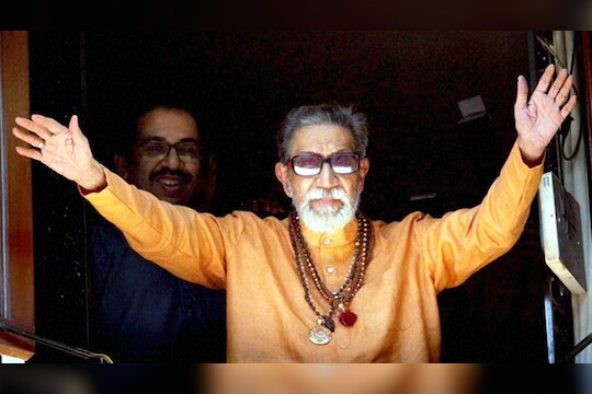 ...आणि बाळासाहेबांची बातमी आली!