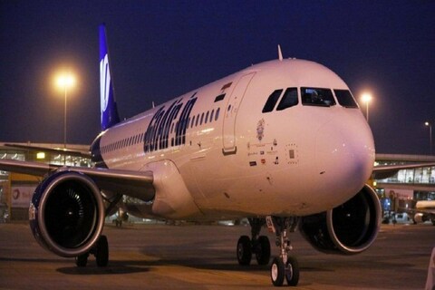 बजेट एअरलाइन गोएअरने (GoAir) त्यांच्या 5,500 कर्मचाऱ्यांपैकी सर्वाधिक 3 मेपर्यंत बिनपगारी रजेवर पाठवण्याचा निर्णय घेतला आहे. 