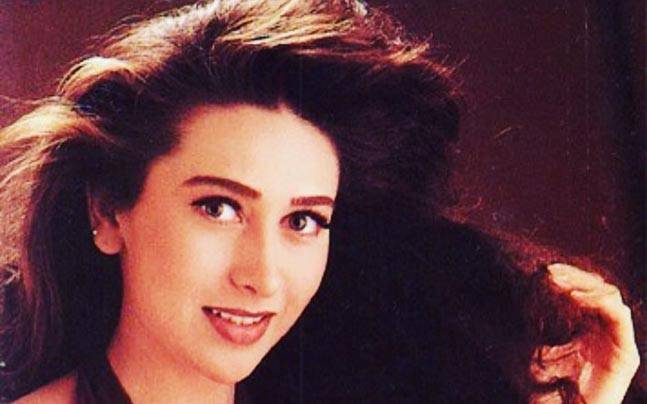 हे फक्त काही महिन्यांचं प्रेम नव्हतं तर पुढे कित्येक वर्ष विराट करिश्मावर एकतर्फी प्रेम करतच राहीला. करिश्माचा कोणताही नवीन सिनेमा, मासिकात तिचा फोटो आला तर विराट सर्वात आधी त्यावर स्वतःचा हक्क सांगायचा. हे फक्त काही महिन्यांचं प्रेम नव्हतं तर पुढे कित्येक वर्ष विराट करिश्मावर एकतर्फी प्रेम करतच राहीला. करिश्माचा कोणताही नवीन सिनेमा, मासिकात तिचा फोटो आला तर विराट सर्वात आधी त्यावर स्वतःचा हक्क सांगायचा.