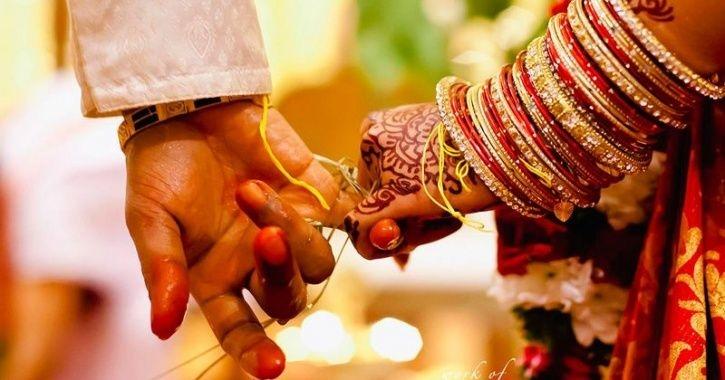 काहीजण आपल्या लग्नाची स्वप्नदेखील पाहत असतात. पण तुम्हाला वाचून आश्चर्य वाटेल की, आता हे प्रमाण कमी होत चाललं आहे. लग्न करूच नये असं अनेकांना वाटतं. त्यामागे त्यांची अशी स्वतःची अशी कारणं आहेत. काहीजण आपल्या लग्नाची स्वप्नदेखील पाहत असतात. पण तुम्हाला वाचून आश्चर्य वाटेल की, आता हे प्रमाण कमी होत चाललं आहे. लग्न करूच नये असं अनेकांना वाटतं. त्यामागे त्यांची अशी स्वतःची अशी कारणं आहेत.
