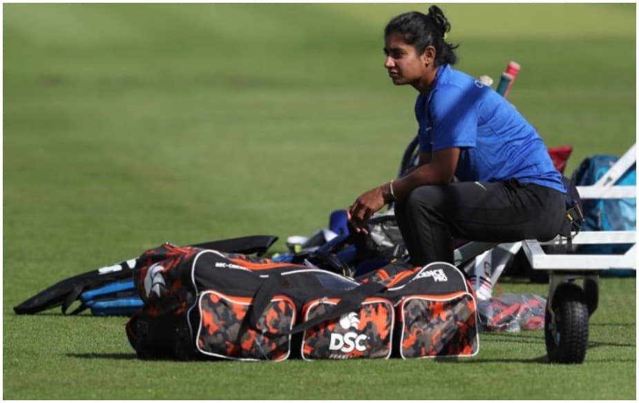 ‘ईएसपीएन क्रिकइन्फो’ने प्रसिद्ध केलेल्या वृत्तानुसार, रमेशने मितालीवर ब्लॅकमेल करण्यासारखा गंभीर आरोप केला आहे. क्रिकइन्फोला रमेशने बीसीसीआयला दिलेला एक रिपोर्ट सापडला. या रिपोर्टमध्ये त्याने मितालीवर अनेक धक्कादायक आरोप केले आहेत. ‘ईएसपीएन क्रिकइन्फो’ने प्रसिद्ध केलेल्या वृत्तानुसार, रमेशने मितालीवर ब्लॅकमेल करण्यासारखा गंभीर आरोप केला आहे. क्रिकइन्फोला रमेशने बीसीसीआयला दिलेला एक रिपोर्ट सापडला. या रिपोर्टमध्ये त्याने मितालीवर अनेक धक्कादायक आरोप केले आहेत.