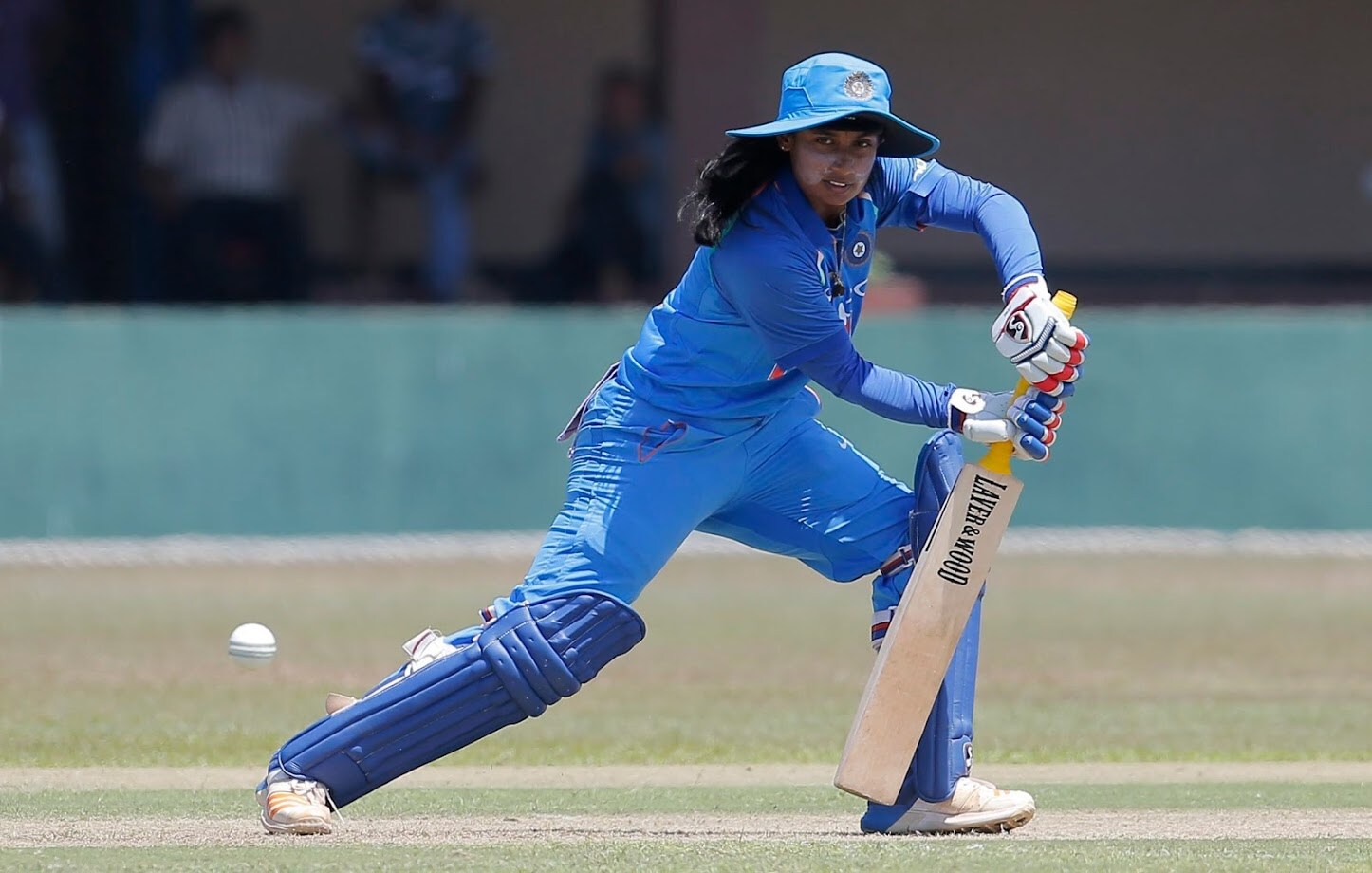 मिताली राज आणि रमेश पोवार यांच्यातल्या वादाने आता रौद्ररुप घेतलं असलं तरी फार आधीपासून त्यांच्यात विस्तवही जात नव्हता. मितालीने बीसीसीआयला लिहिलेल्या पत्रामुळे ठिणगीचं रुपांतर वणव्यात झालं असंच म्हणावं लागेल. मिताली राज आणि रमेश पोवार यांच्यातल्या वादाने आता रौद्ररुप घेतलं असलं तरी फार आधीपासून त्यांच्यात विस्तवही जात नव्हता. मितालीने बीसीसीआयला लिहिलेल्या पत्रामुळे ठिणगीचं रुपांतर वणव्यात झालं असंच म्हणावं लागेल.
