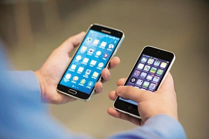 सिक्युरिटी कंपनी ESET ने गुगल प्ले स्टोअरवर घातक असलेल्या अॅप्सची यादी तयार केली आहे. यातले अनेक अॅप हे मोबाईल बँकिंग ट्रोजन स्वरुपातील आहेत. या वर्षाच्या सुरूवातीला Symantec आणि Check Point सारख्या सिक्युरिटी कंपन्यांतील संशोधकांनी गुगल प्ले स्टोअरमधील अॅपबद्दल सांगितले होते. हे अॅप पर्सनल डेटा चोरी करतात. सिक्युरिटी कंपनी ESET ने गुगल प्ले स्टोअरवर घातक असलेल्या अॅप्सची यादी तयार केली आहे. यातले अनेक अॅप हे मोबाईल बँकिंग ट्रोजन स्वरुपातील आहेत. या वर्षाच्या सुरूवातीला Symantec आणि Check Point सारख्या सिक्युरिटी कंपन्यांतील संशोधकांनी गुगल प्ले स्टोअरमधील अॅपबद्दल सांगितले होते. हे अॅप पर्सनल डेटा चोरी करतात.