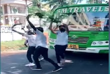 लोकं गाड्यांसमोर हेल्मेट घालून नाचताय, KiKi चॅलेंजनंतर आले 'हे' नवे चॅलेंज!