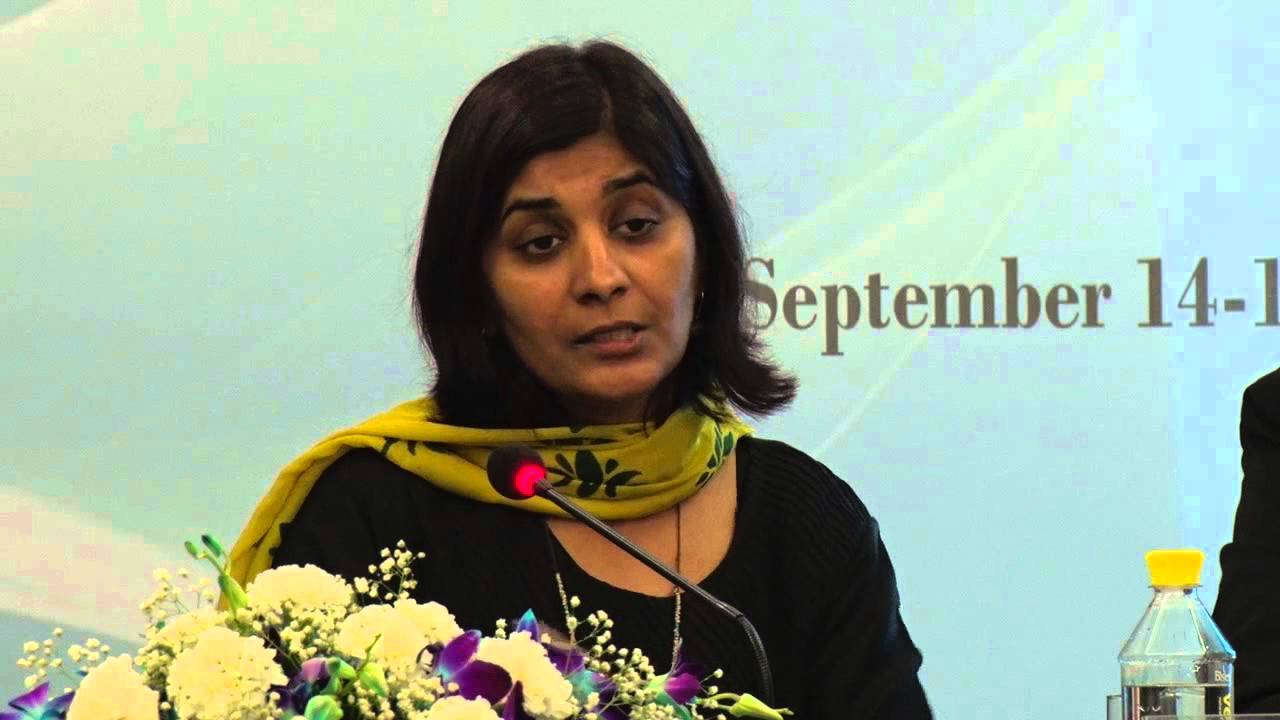 पूनम गुप्ता या सध्या वर्ल्ड बँकेतच भारतासंबंधीच्या प्रमुख अर्थतज्ज्ञ म्हणून कार्यरत आहेत. त्यापूर्वी त्या नॅशनल इन्स्टिट्यूट ऑफ पब्लिक फिनान्स अँड पॉलिसी (NIPFP)मध्ये कार्यरत होत्या. रिझर्व बँक ऑफ इंडिया अध्यासनाच्या प्राध्यापक म्हणून त्या तिथे अध्यापन करायच्या. पूनम गुप्ता या सध्या वर्ल्ड बँकेतच भारतासंबंधीच्या प्रमुख अर्थतज्ज्ञ म्हणून कार्यरत आहेत. त्यापूर्वी त्या नॅशनल इन्स्टिट्यूट ऑफ पब्लिक फिनान्स अँड पॉलिसी (NIPFP)मध्ये कार्यरत होत्या. रिझर्व बँक ऑफ इंडिया अध्यासनाच्या प्राध्यापक म्हणून त्या तिथे अध्यापन करायच्या.