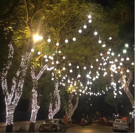 या दोघांवर सगळीकडून शुभेच्छांचा वर्षाव सुरू आहे. अनुष्का शर्मानंही त्यांना शुभेच्छा देत म्हटलंय, सगळ्या जगाचा आनंद तुम्हाला मिळो. तुम्ही एकमेकांच्या प्रेमाचा नेहमीच आदर करत राहो. या दोघांवर सगळीकडून शुभेच्छांचा वर्षाव सुरू आहे. अनुष्का शर्मानंही त्यांना शुभेच्छा देत म्हटलंय, सगळ्या जगाचा आनंद तुम्हाला मिळो. तुम्ही एकमेकांच्या प्रेमाचा नेहमीच आदर करत राहो.